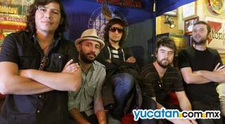 La banda de rock mexicana Zoé saca a Ricardo Arjona del primer lugar de las listas musicales